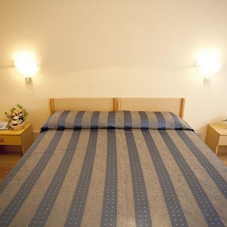 Hotel Villa Moderna Parma Esterno foto