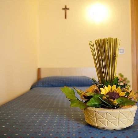 Hotel Villa Moderna Parma Esterno foto