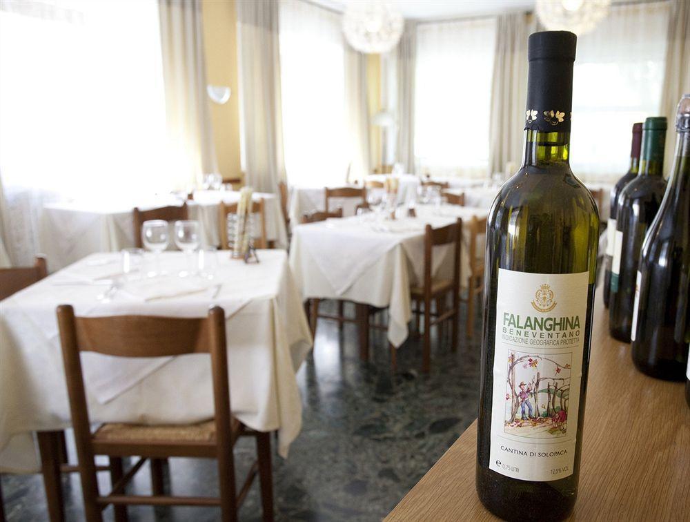 Hotel Villa Moderna Parma Esterno foto