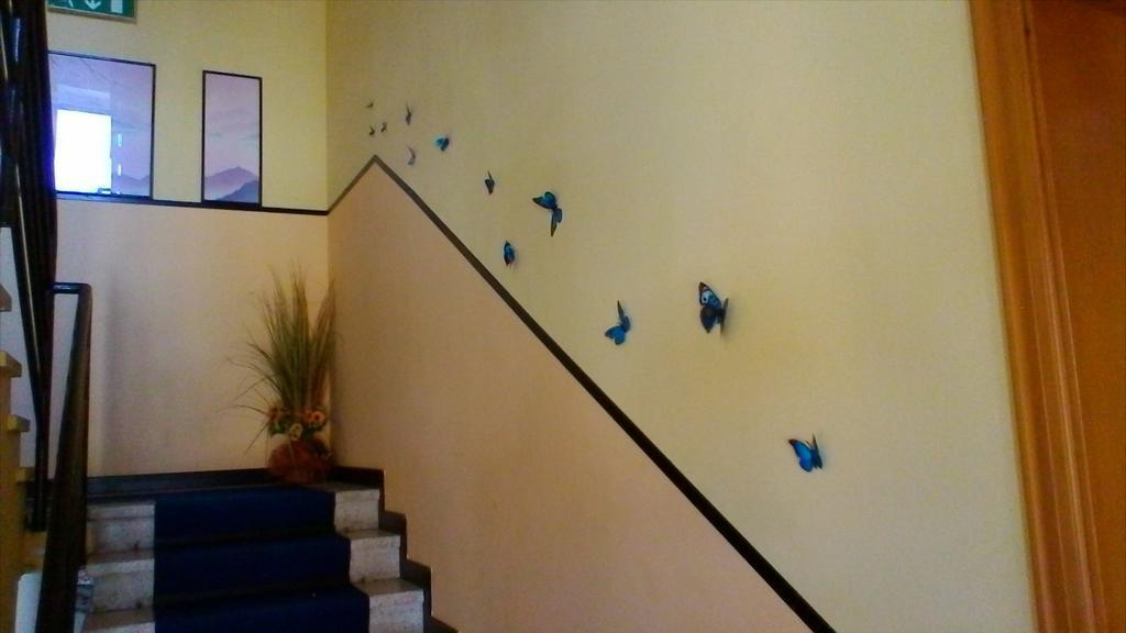 Hotel Villa Moderna Parma Esterno foto