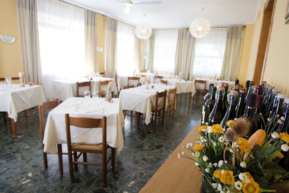 Hotel Villa Moderna Parma Esterno foto