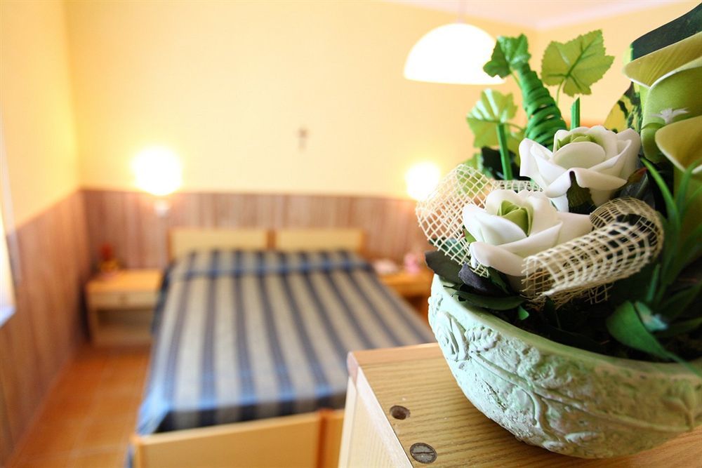 Hotel Villa Moderna Parma Esterno foto